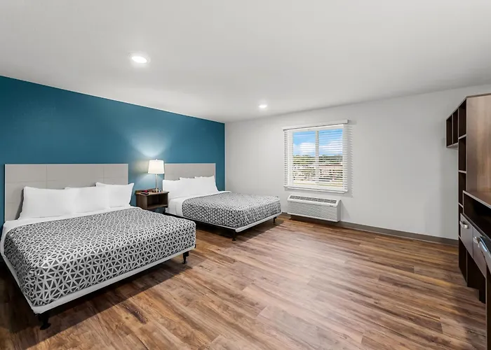 Woodspring Suites Kansas City Airport