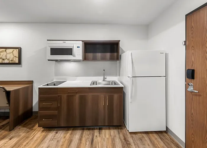 Woodspring Suites Kansas City Airport