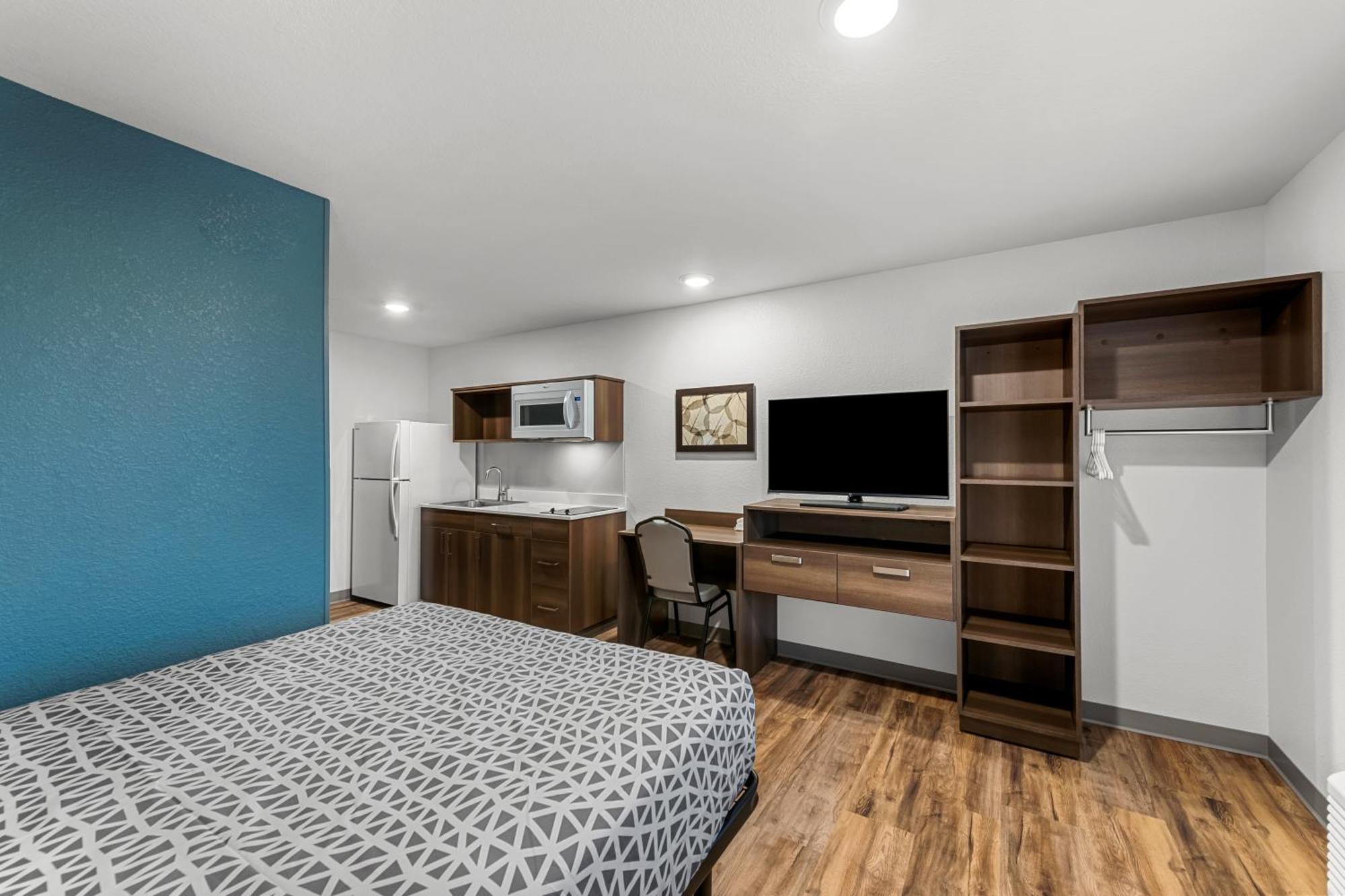 Hotel Woodspring Kansas Airport *