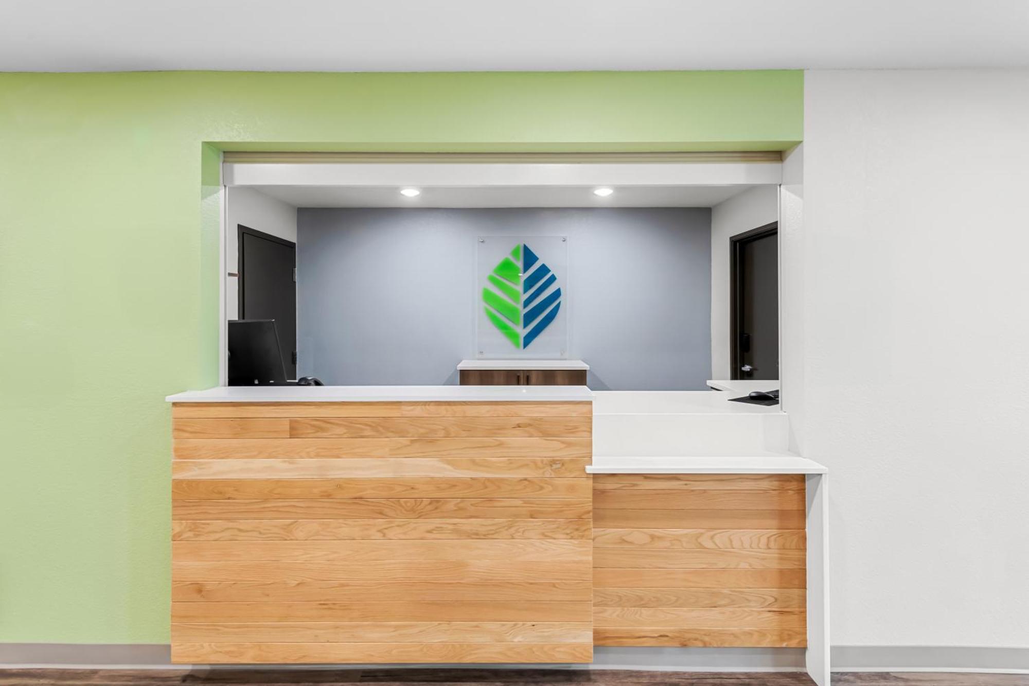 Woodspring Kansas Airport Kansas City